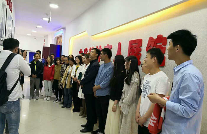 1526346798612038524.jpg 社工4_副本.jpg