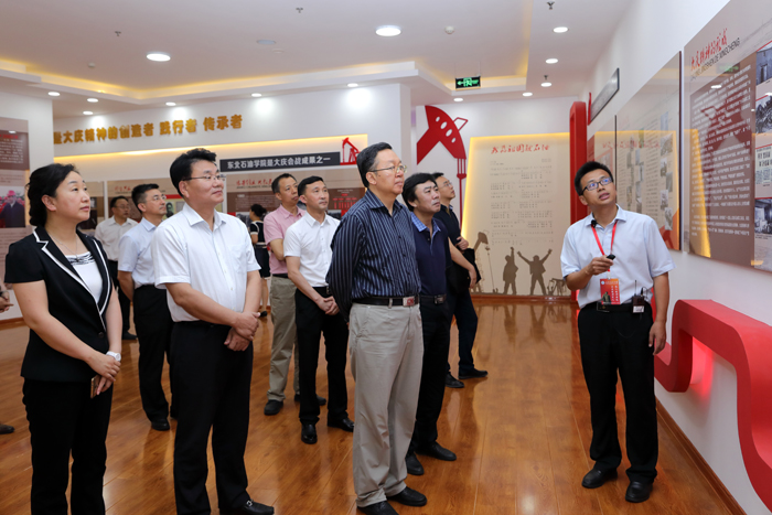 1530691161714075136.jpg ZXB_6934鍓湰.jpg