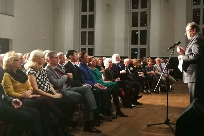 1541383052271086369.jpg 鍙傚姞涓浗鍛ㄦ椿鍔�_鍓湰.jpg