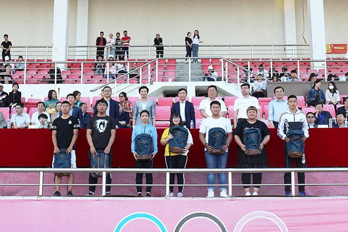 主席台合影xjy (1).jpg