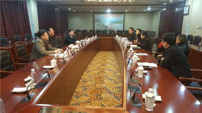 张斌一行与中国石油冀东油田公司领导座谈.jpg