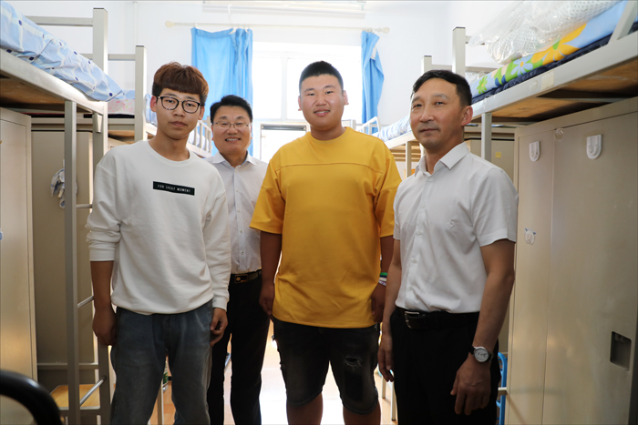 1535956051937046790.jpg ZXB_0875鍓湰.jpg