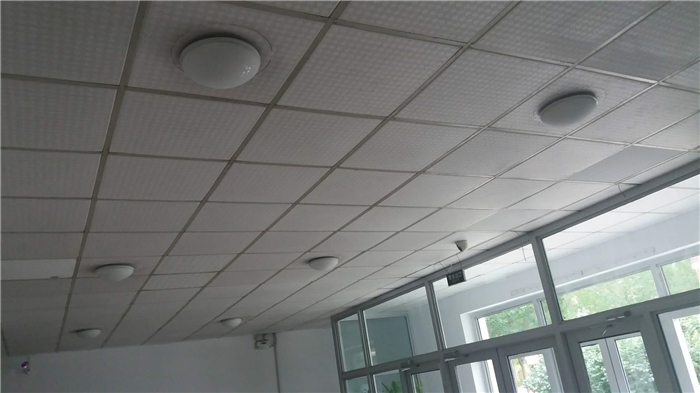 公寓内天花板及照明维修后.jpg